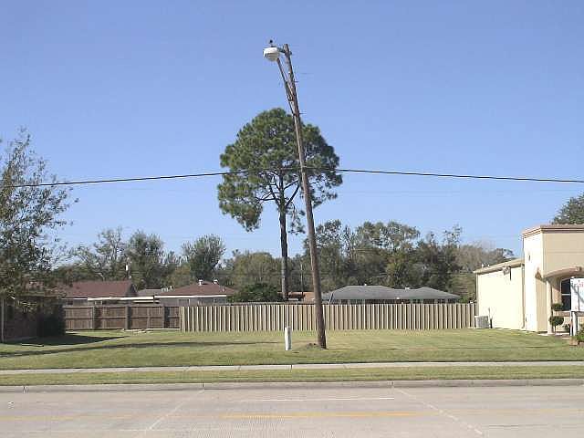 1st image of 2412 Nall St