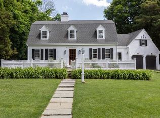11 Arnold Rd, Wellesley, MA 02481