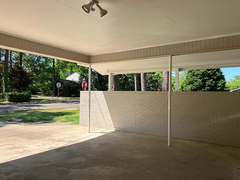 2320 Arcadia St — Photo 11
