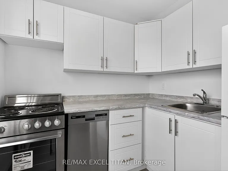2515 Eglinton Ave W #302 — Photo 12