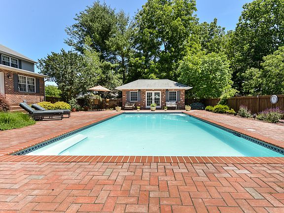 18X36 HEATED/SALTWATER