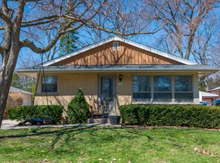 11630 W Martha Dr, Wauwatosa, WI 53226