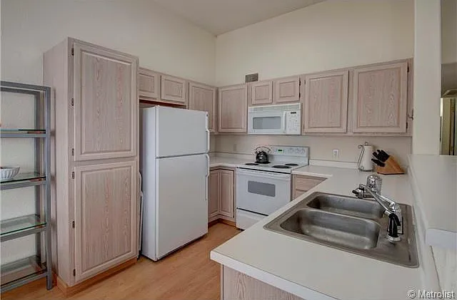 1196 Opal St #202 — Photo 8