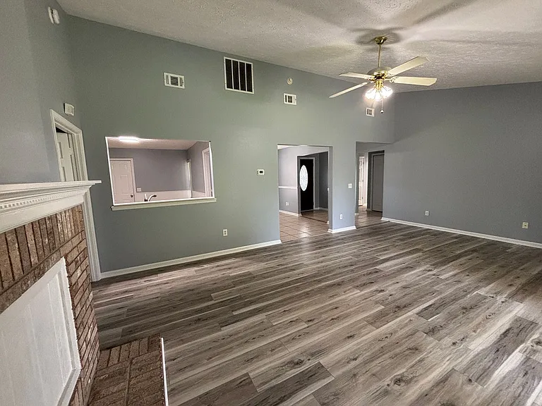 6903 Ross Dr — Photo 5