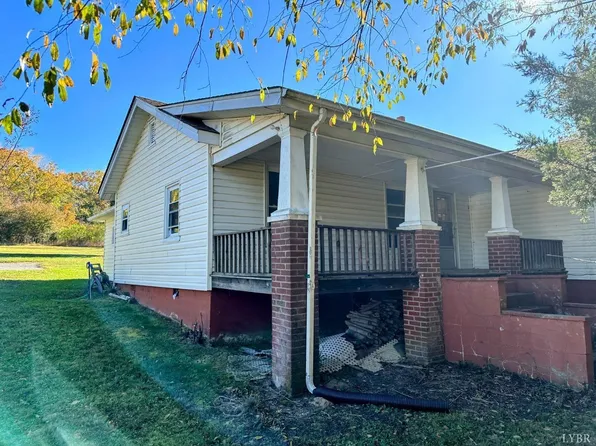 1279 Lynch Rd, Altavista, VA 24517