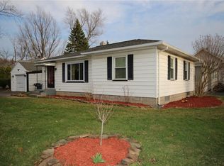 165 Arrowhead Dr, Rochester, NY 14624