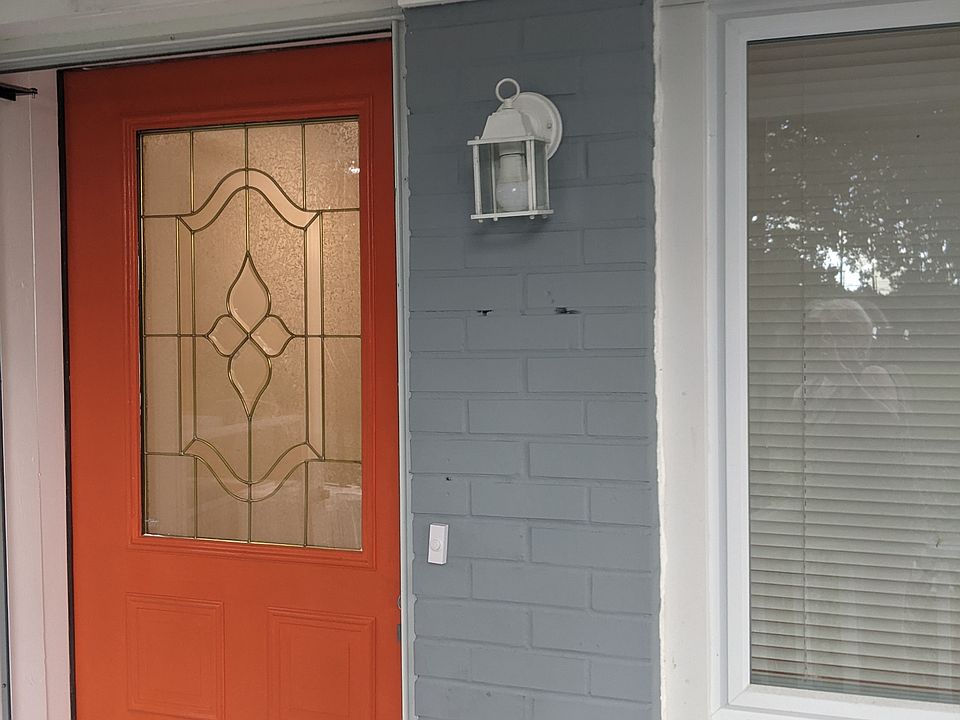 WELCOMING DOOR!