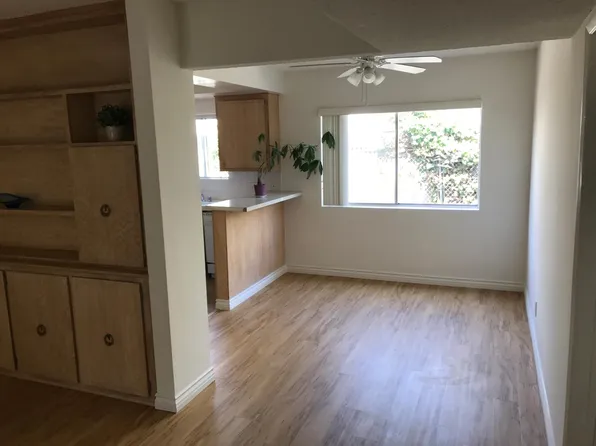 10701 Moorpark St APT 8, North Hollywood, CA 91602