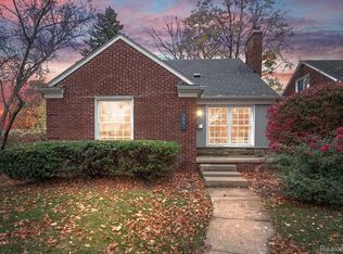 2090 Bradford Rd, Birmingham, MI 48009