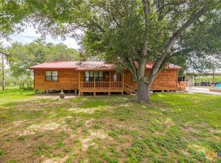 39 Lassman Rd, Goliad, TX 77963