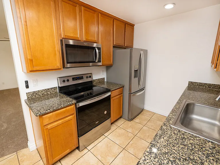 455 Ballantyne St #8 — Photo 74