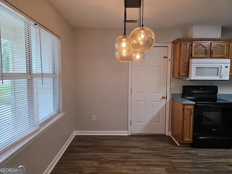 146 John Glenn Dr — Photo 8