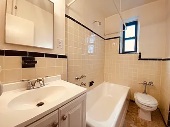 Rented by Silverstein Collection LLC 