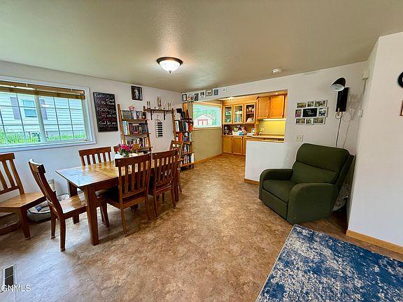 2nd image of 744 5th Ave NW