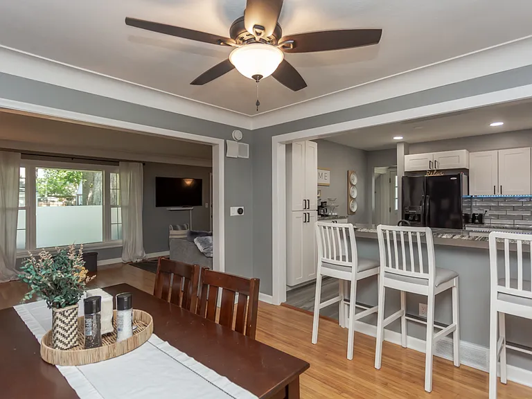 4243 Beverly Dr — Photo 16