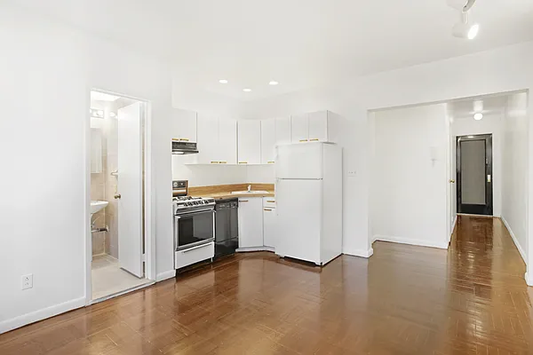 Rented by B Gans Management | media 15