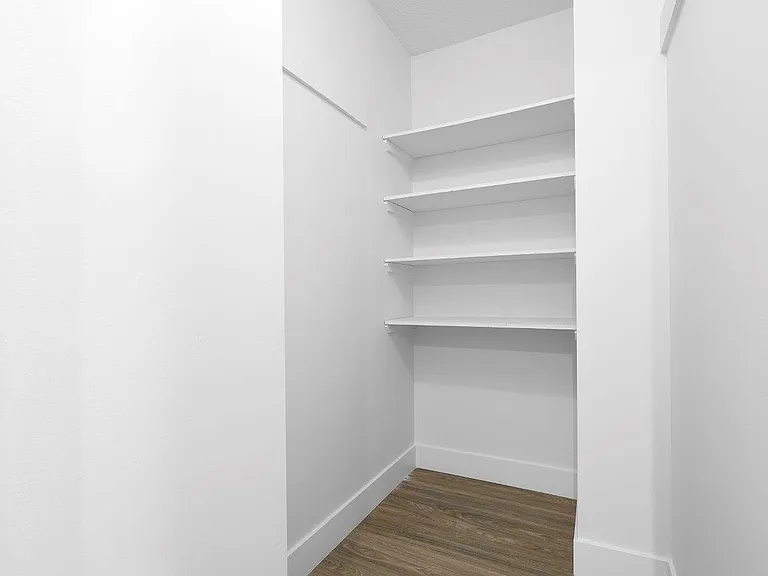 10130 117th St NW — Photo 8