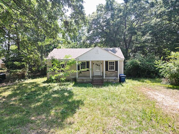 3rd image of 1740 Dogwood Rd