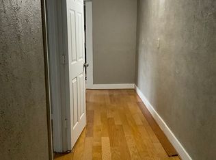 2550 Noble Rd, Cleveland, OH 44121