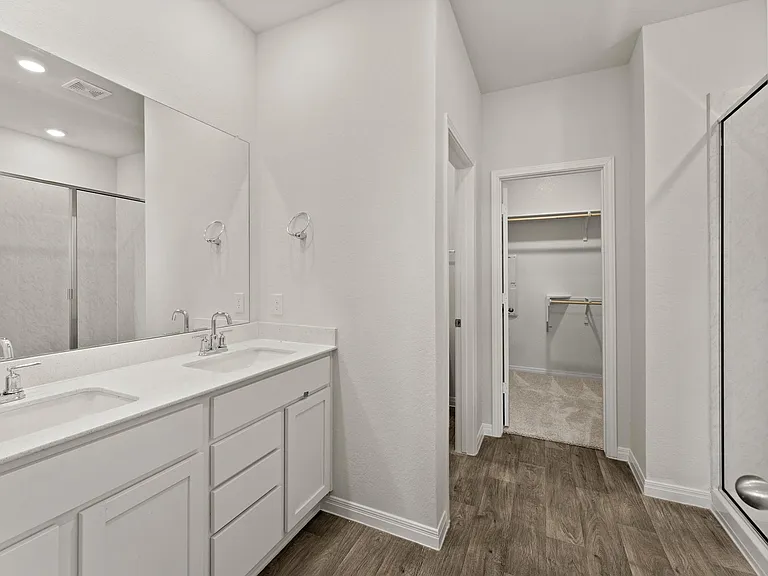 411 Town Lake Bnd — Photo 16