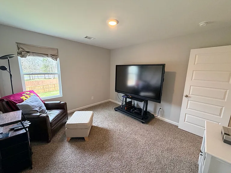 1620 Rosemary Park — Photo 19