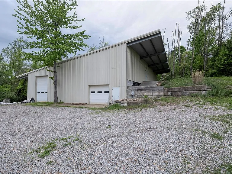215 Hawk Hill Dr — Photo 17