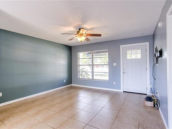 3rd image of 917 Marlene Dr