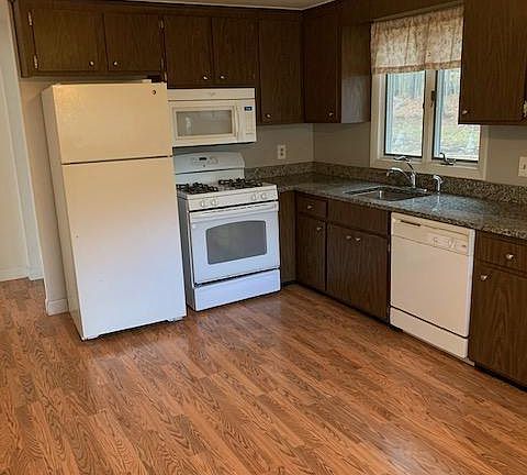 4th image of 215 Canton St #2