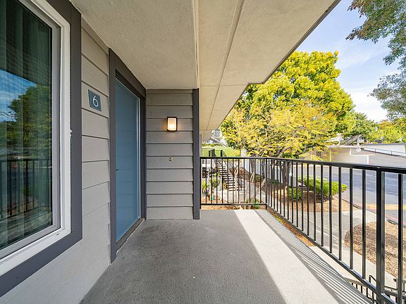4th image of 1125 Meadowlake Dr #5