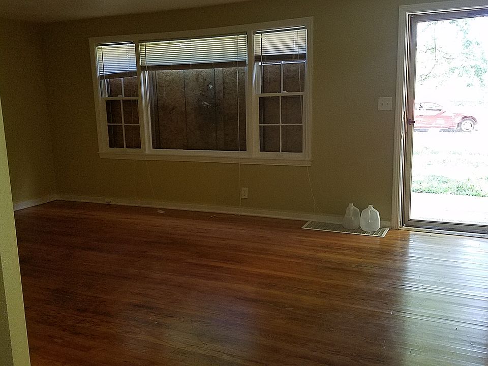 1st image of 3023 E 65th St
