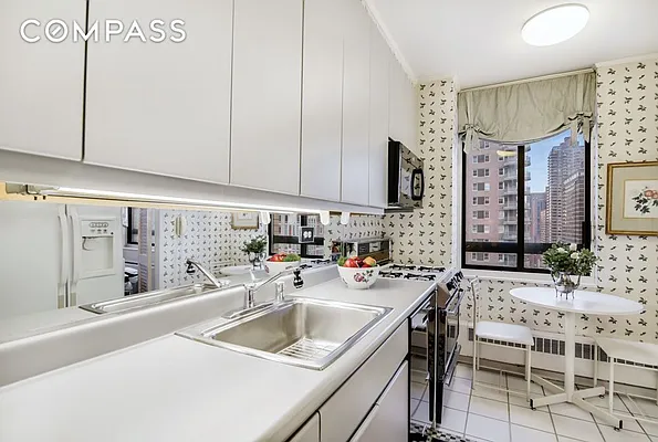 Sold by Compass | media 6