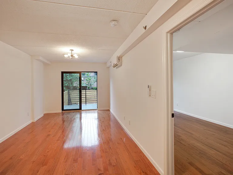 961 Madison St #1F — Photo 8