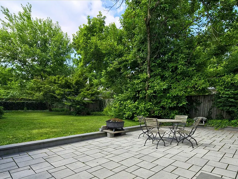 14 W Delaware Ave — Photo 30