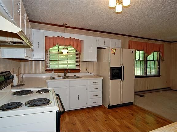4th image of 2622 Bethwood Dr