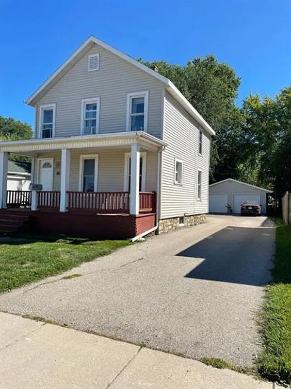 2 bed, 1.0 bath, $899 — Photo 1