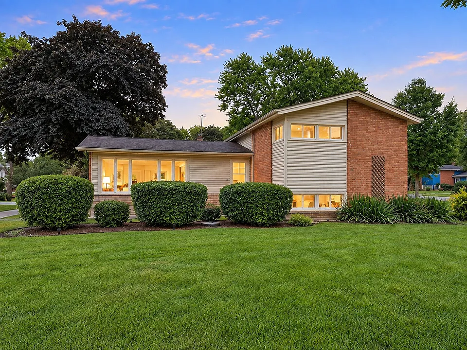 274 W Pleasant Hill Blvd
