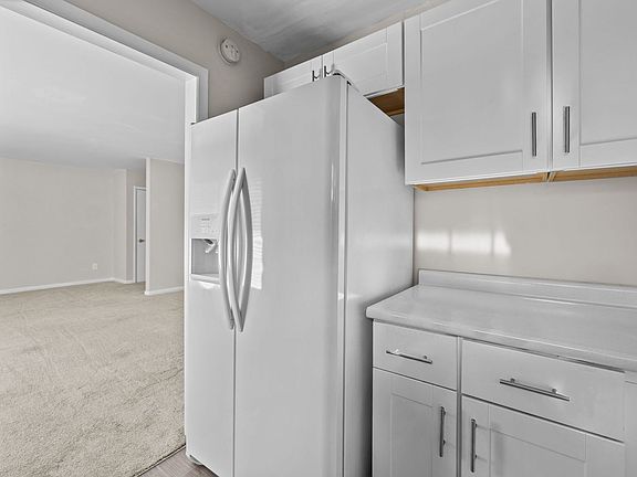 4th image of 4600 Coronado Dr APT B