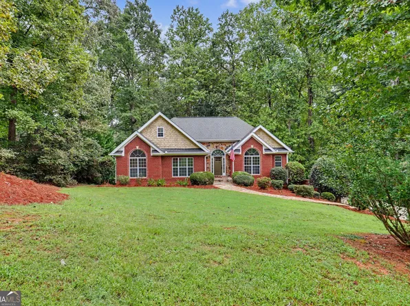 174 Tusquittee Trl, Cornelia, GA 30531