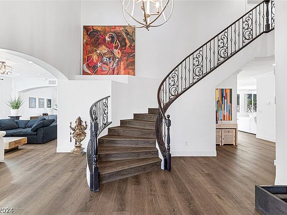 4th image of 10759 Crown Ct