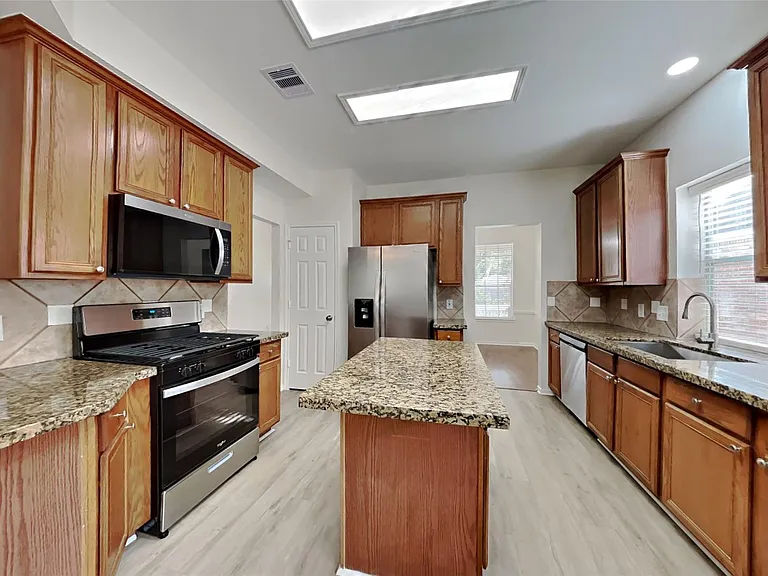 1418 Summer Rain Dr — Photo 4