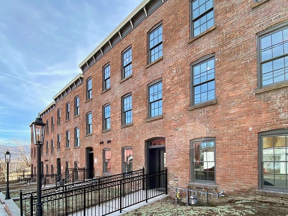 1st image of 73 Renwick St APT 1