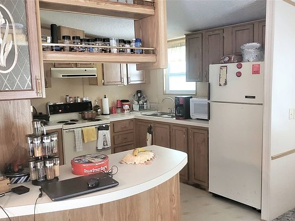 4th image of 6950 Daffodil Dr