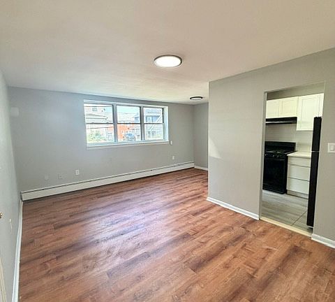 3rd image of 229 Chilton St APT 2