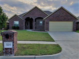 3216 Canton Trl, Yukon, OK 73099