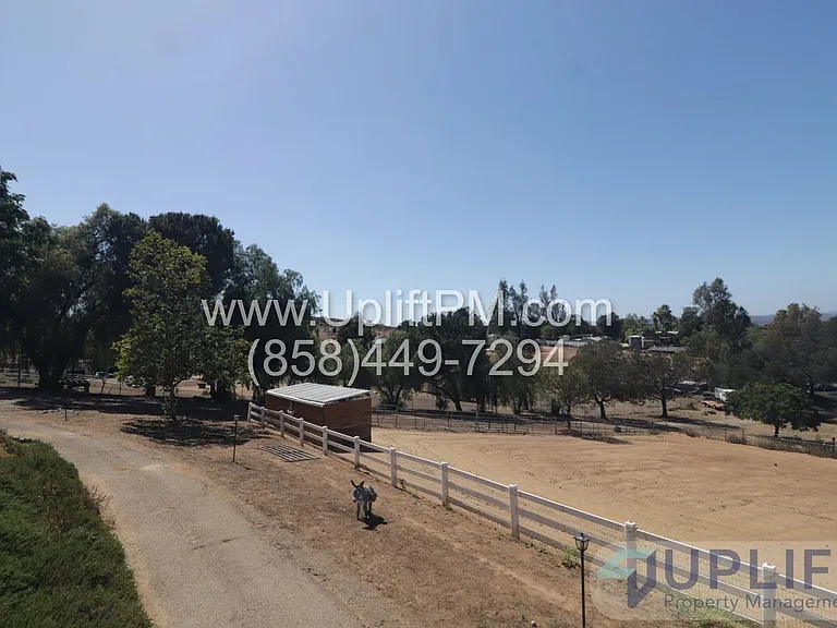 1425 Cedar St — Photo 33