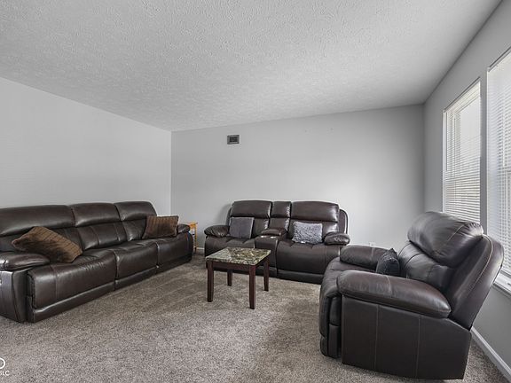 3rd image of 4107 Cheltonham Ct