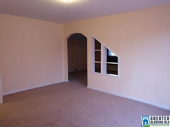 4th image of 3316 Hillcrest Ave