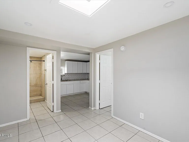 703 W 1st Pl #4 — Photo 3