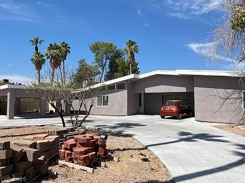 2047 Westwind Rd Photo 1