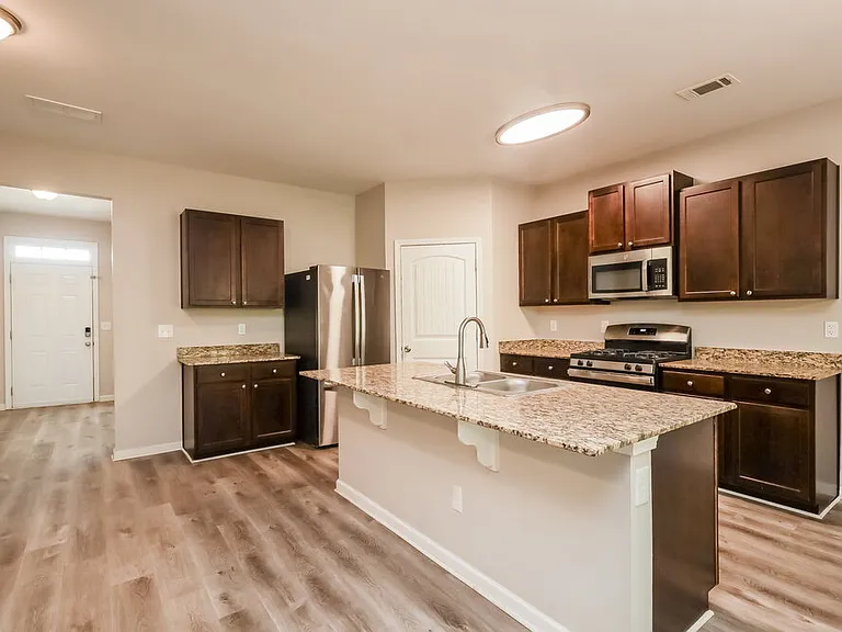 207 Shaker Hollow Dr — Photo 7